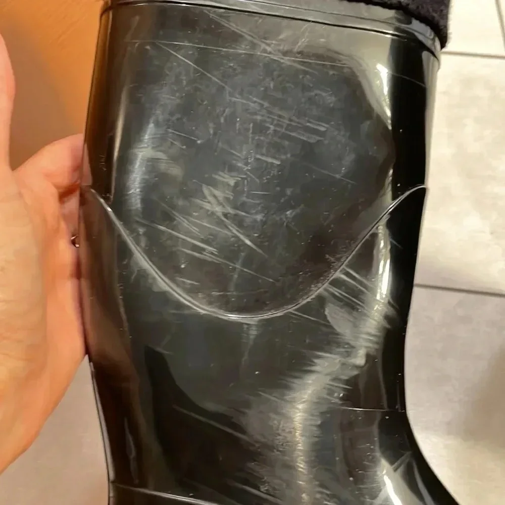 𝅺maxmara woman’s black shiny rain boots